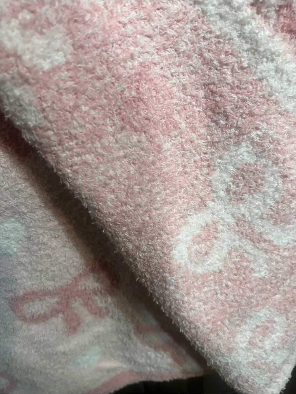 Cupcakes & Cashmere - Cozy Pink Bow Plush Throw Blanket - Soft Home Bedding